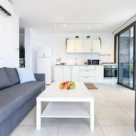 L.T.D- My View. 2 Bedroom Apartment By The Lake. Tiberias Exterior photo