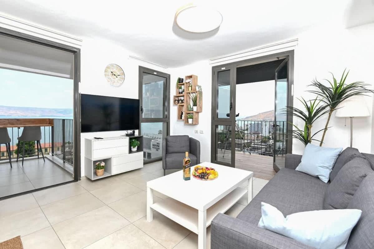 L.t.d- My View. 2 Bedroom By The Lake. Apartment